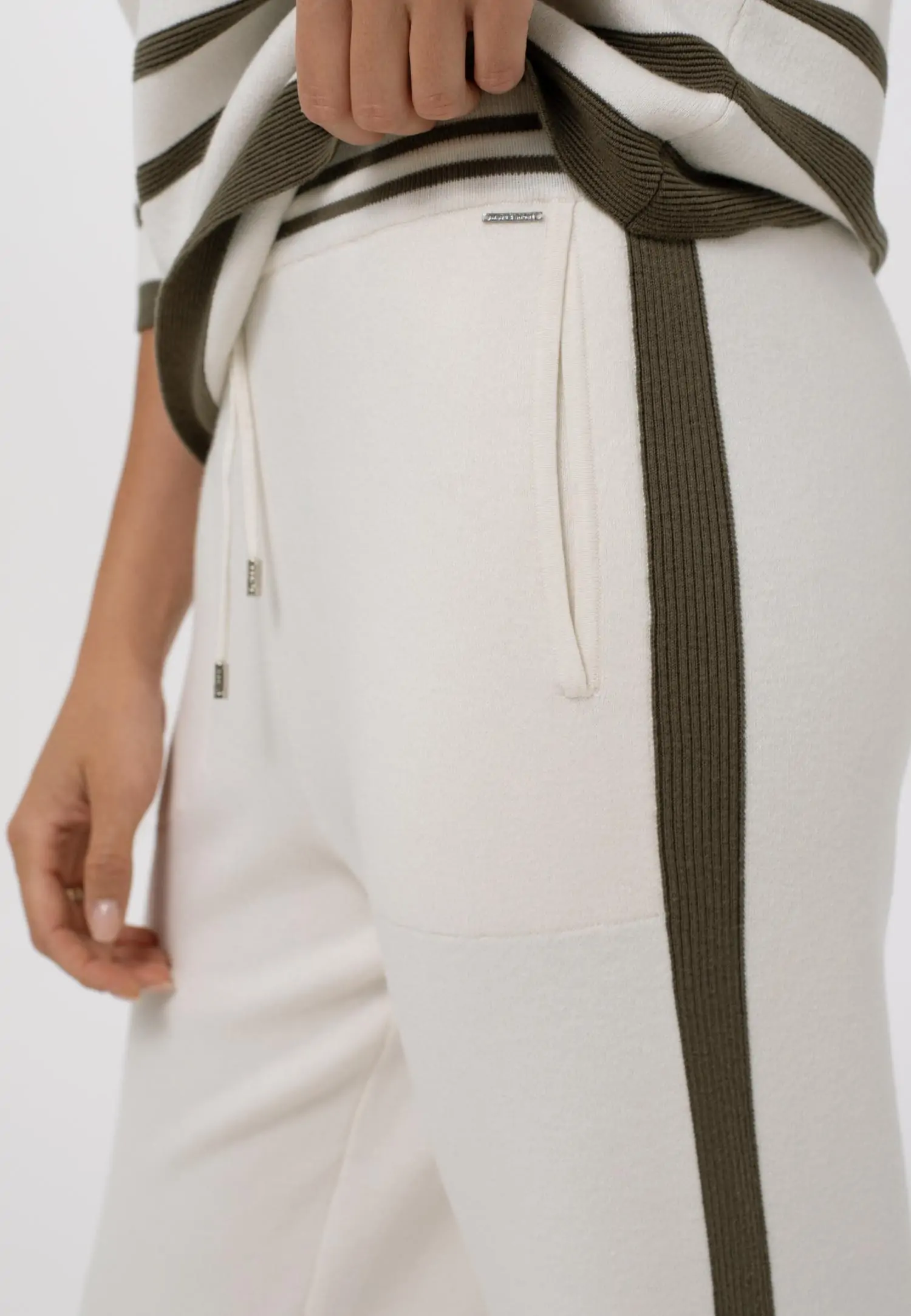 Брюки S25-00CC0810 Marc & André