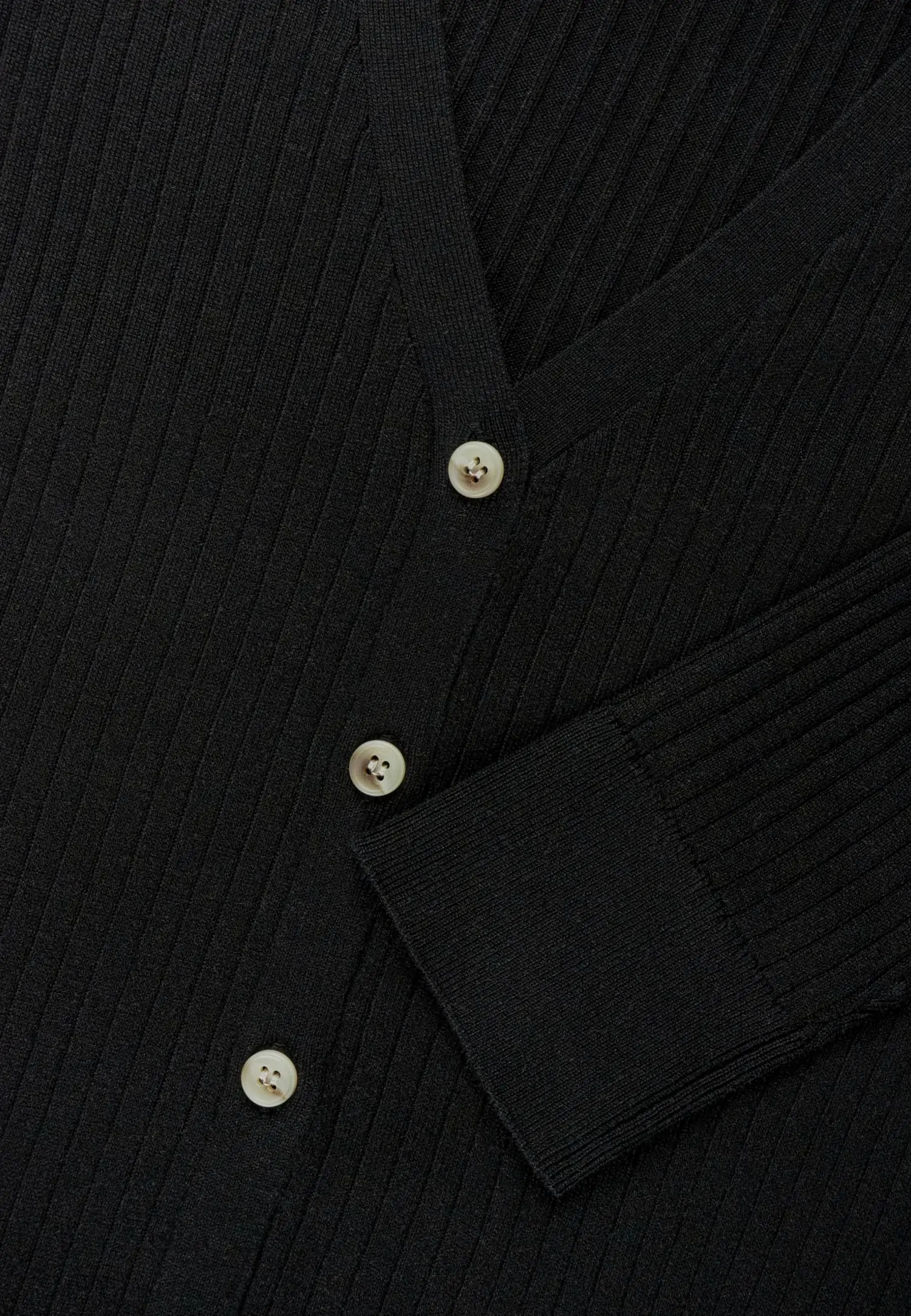 Кардиган на пуговицах S25-00SV0309 Marc & André