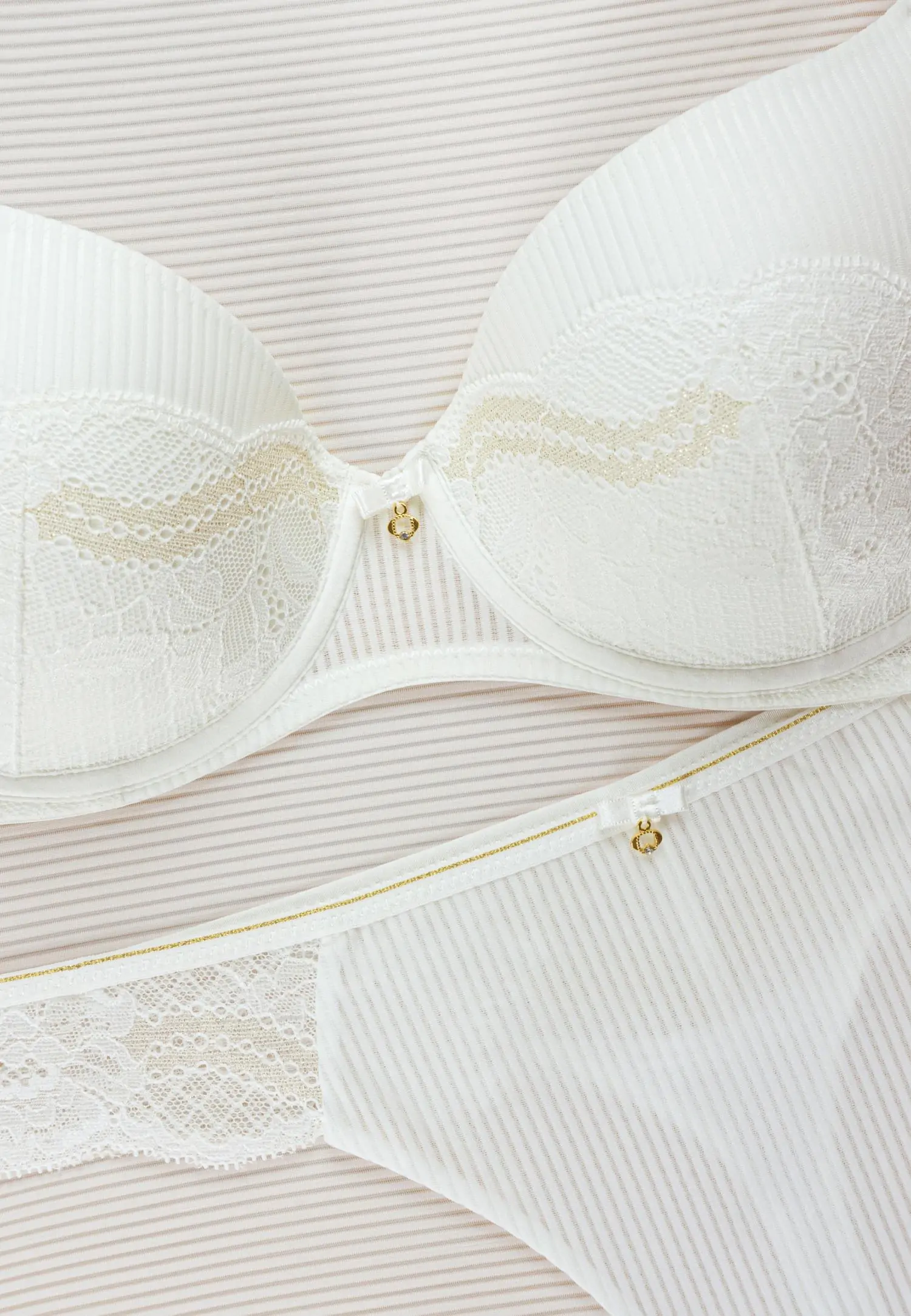 Бюстгальтер S25-0115-06-RGM-LY Marc & André