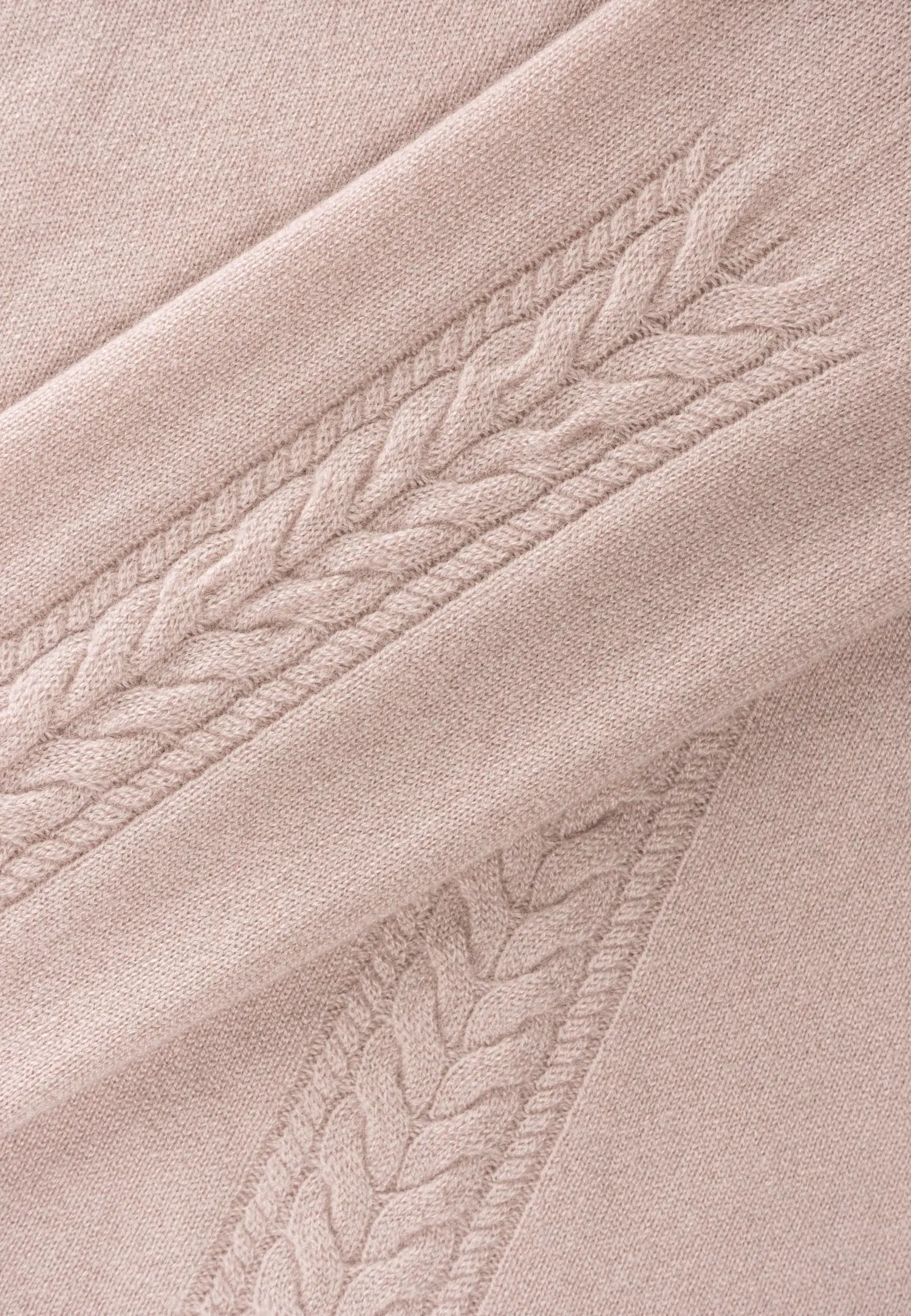 Джемпер с V-образным вырезом W24-00CH0216 Marc & André