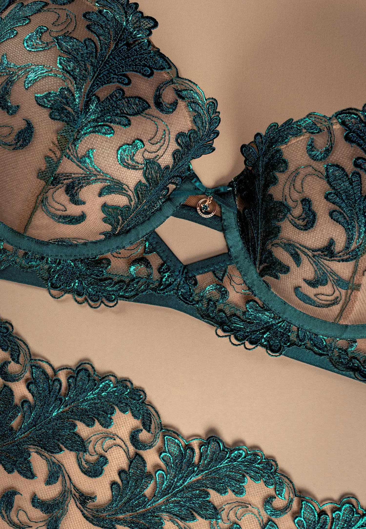 Бюстгальтер классический W24-0215-04-RGM-LY Marc & André