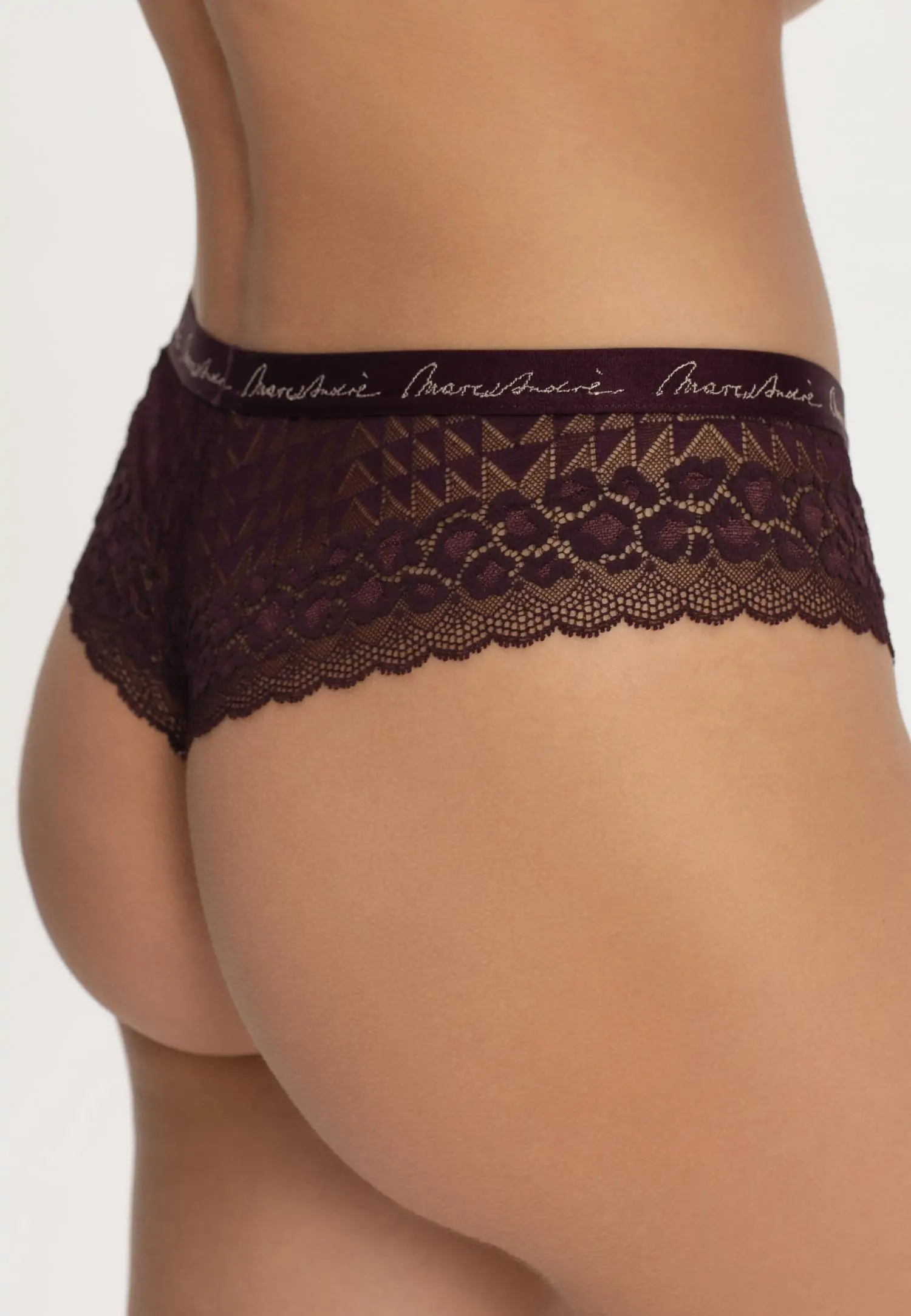 Трусы стринги W24-0691-O2-STL-LZ Marc & André