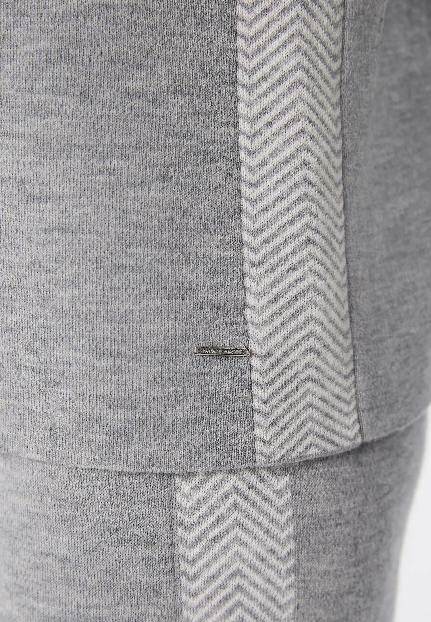 Джемпер с рукавами 3/4 W25-00CH0219 Marc & André