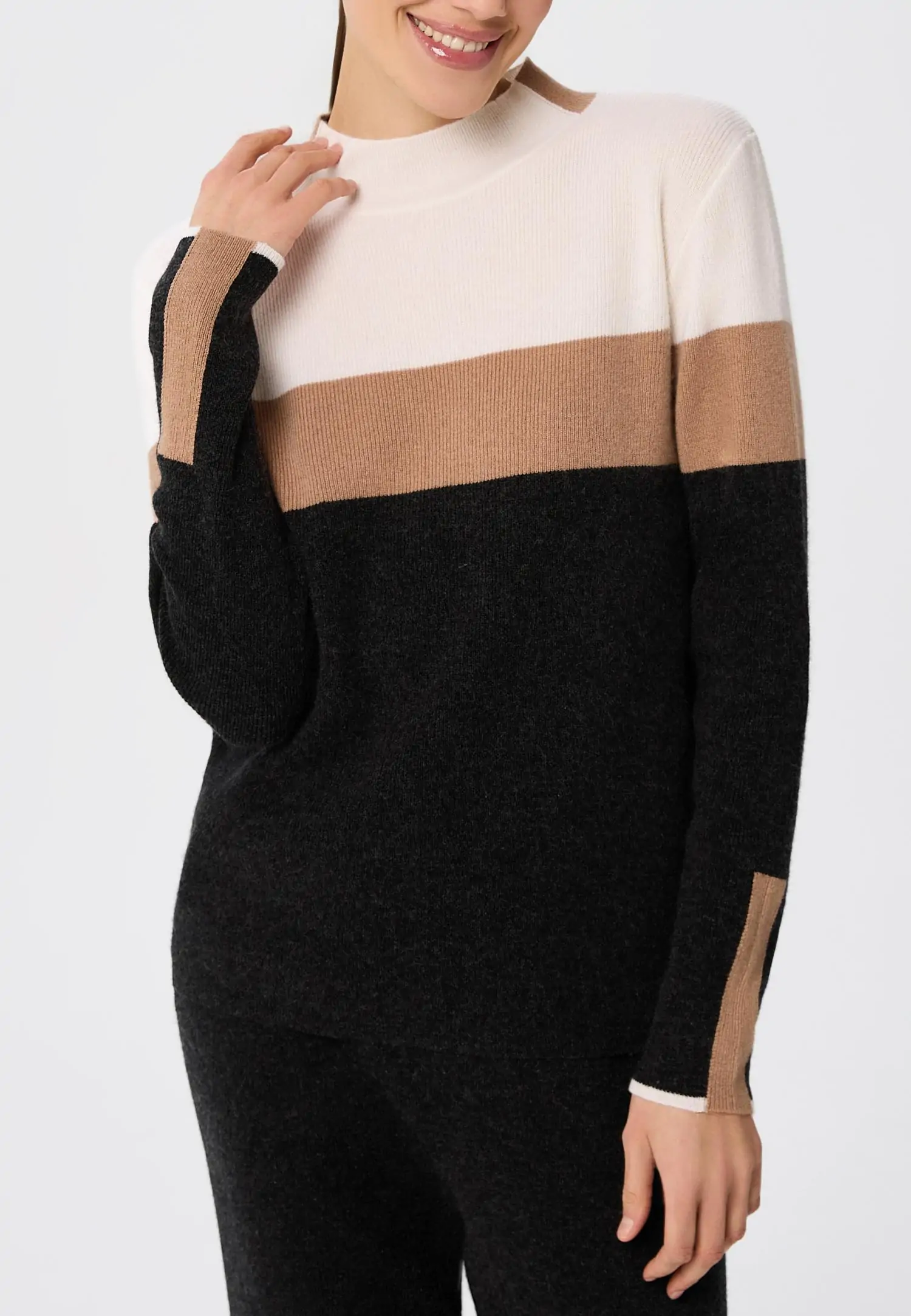 Джемпер W25-00CH0519 Marc & André