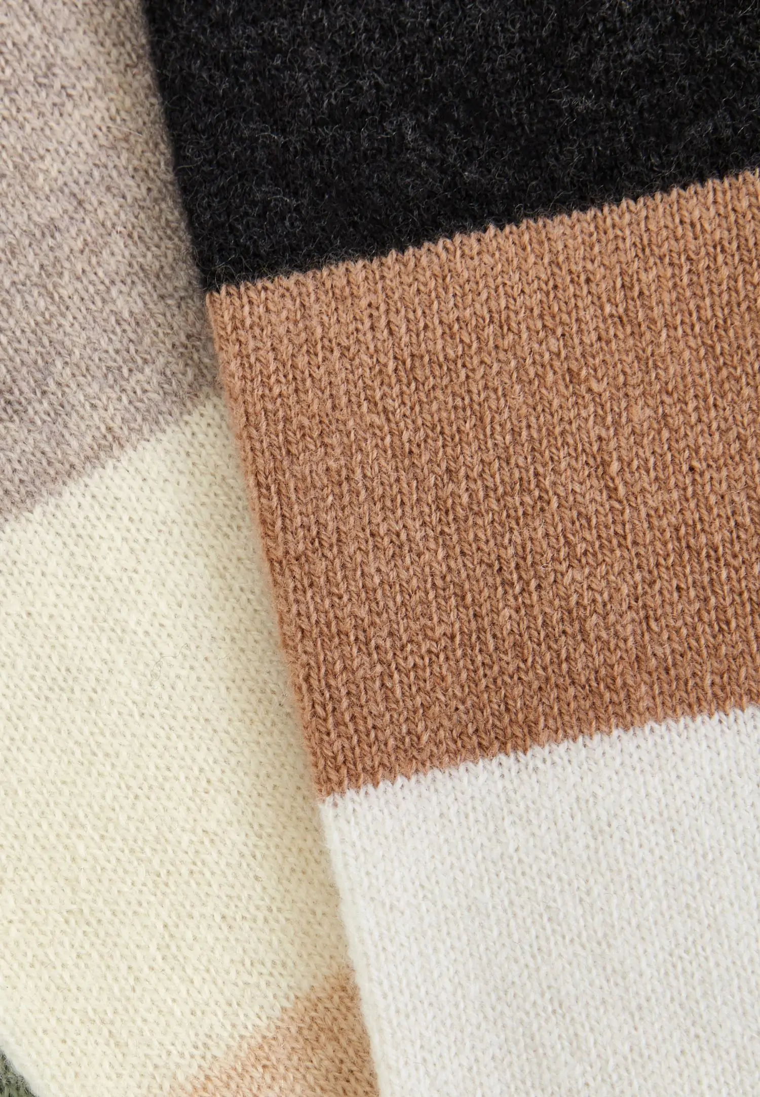 Джемпер W25-00CH0519 Marc & André