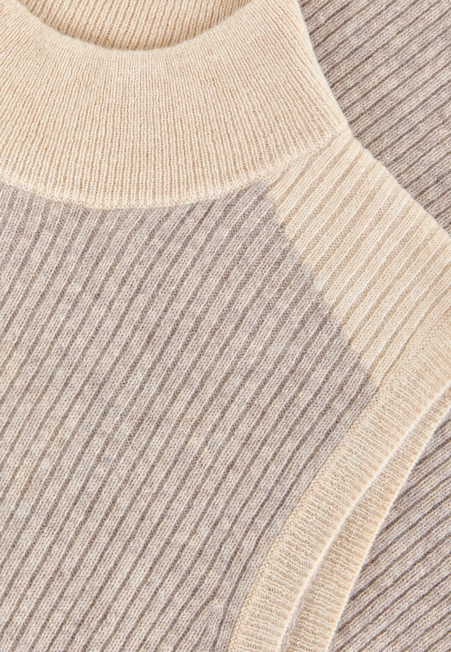 Джемпер без рукавов W25-00CH0605 Marc & André