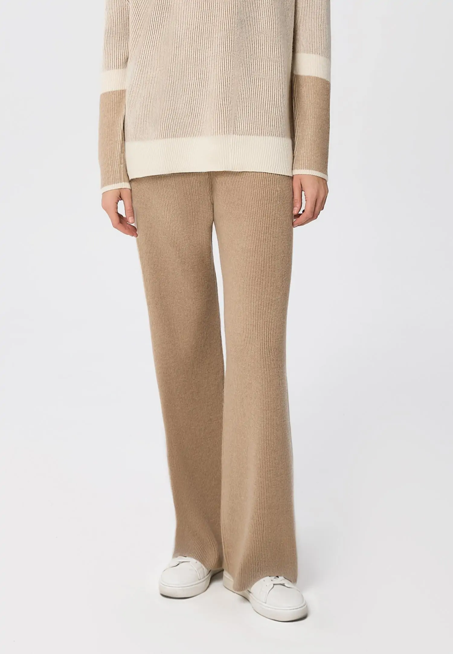 Брюки W25-00CH0810 Marc & André