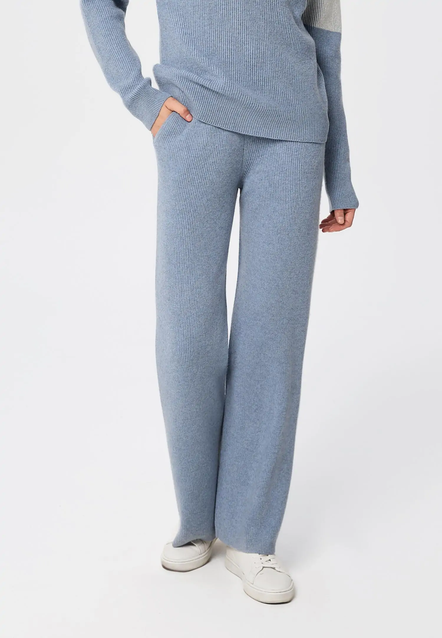 Брюки W25-00CH0910 Marc & André