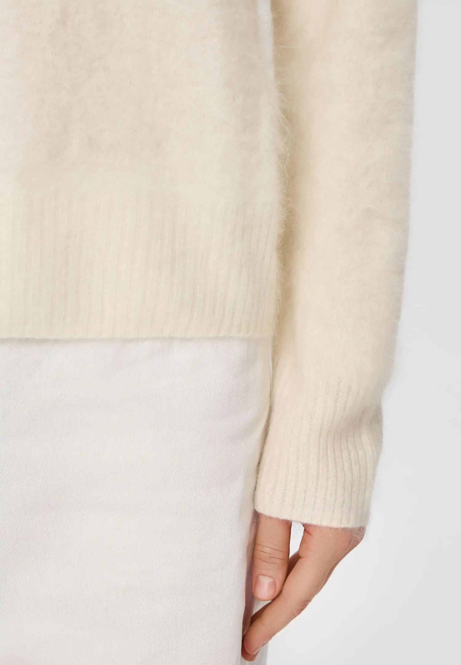 Джемпер W25-00CH1019 Marc & André